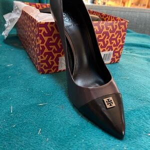 Tory Burch Black Pumps